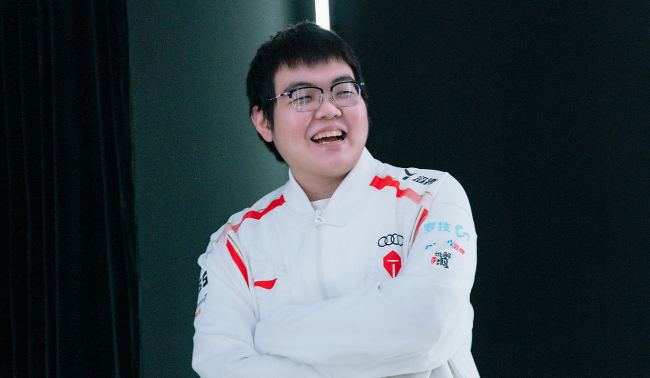 开云体育官网-LGD轻取TES，Canyon操刀奇招英雄翻盘宿命之战成都决赛之夜，点燃全场激情