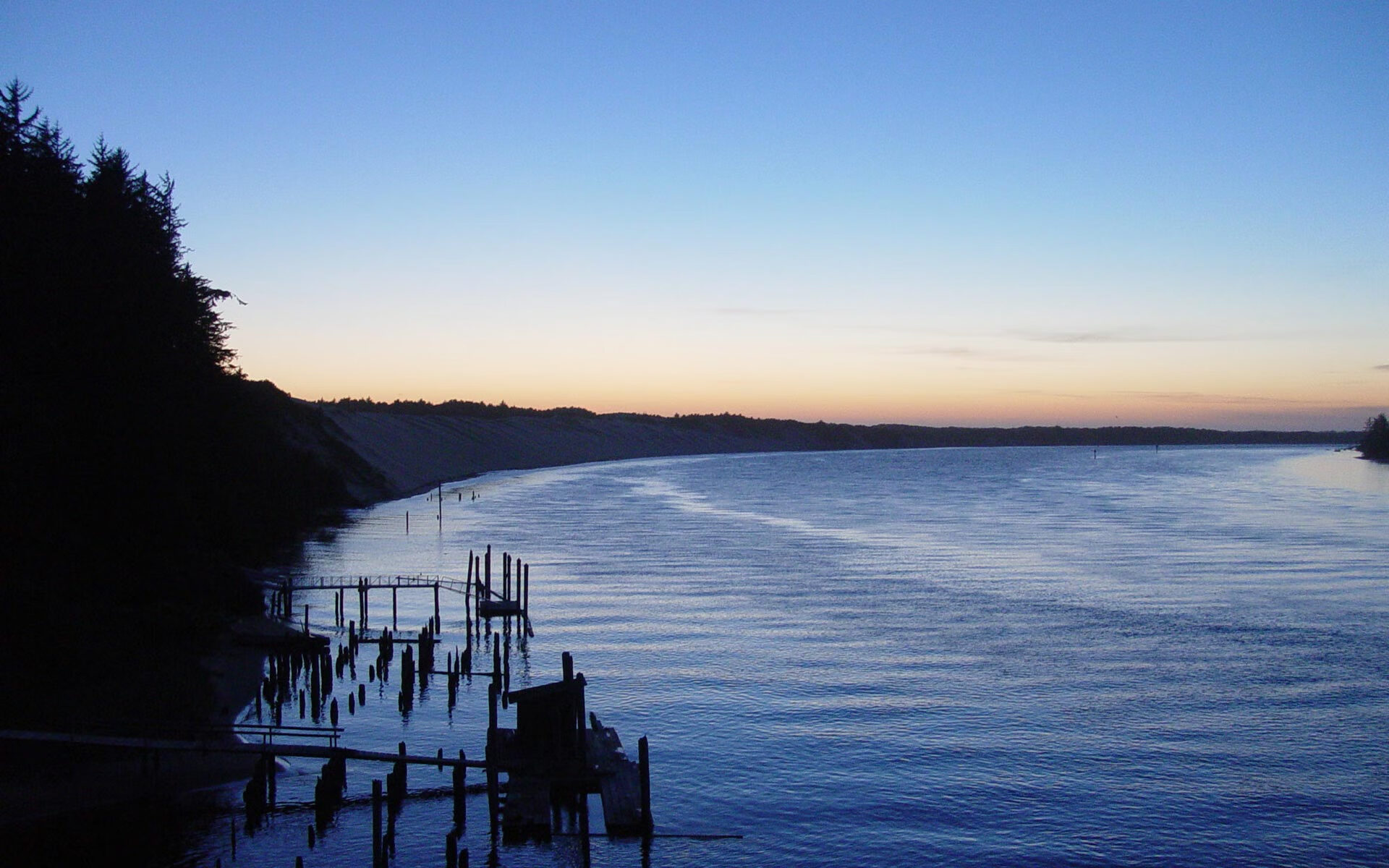 开云体育官方网站-热火连续得分狂潮压制猛龙，浓眉关键先生本色再现，NBA赛场上的统治力与绝杀艺术