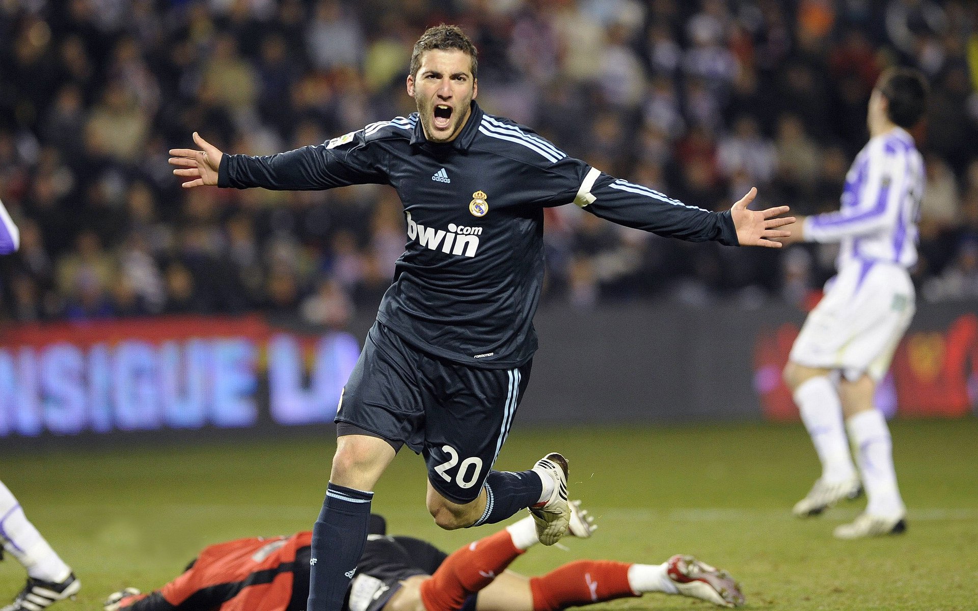 激光破长空！福克斯末节15分+死亡突破 用芝加哥最恨的方式绝杀老鹰